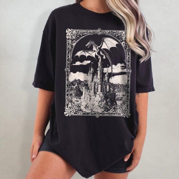 Unbranded Tops - Vintage Medieval Dragon Fantasy Graphic T-Shirt, Dark Artsy Dragon Tee